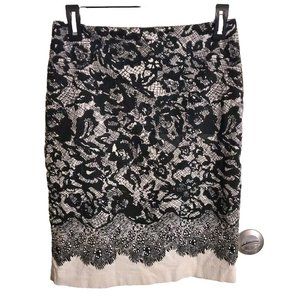 Ann Taylor Black & White Printed Lacy Pencil 21"L Skirt Size 4 Lined Zipper